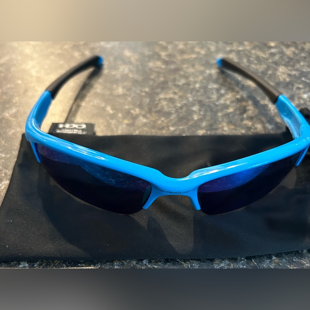 Oakley Youth fit Quarter Jackets. Worn once.